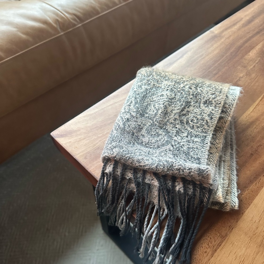 Italian scarf